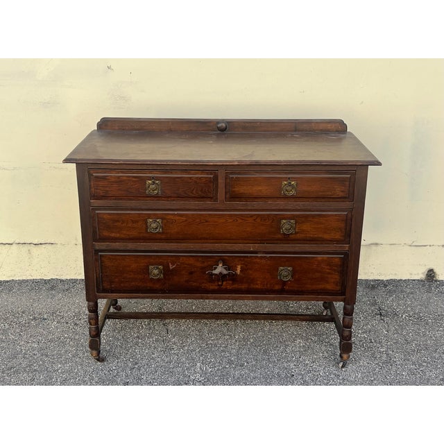 Mid-Century Modern English Oak Chest of Drawers, Circa 1940s For Sale - Image 3 of 15