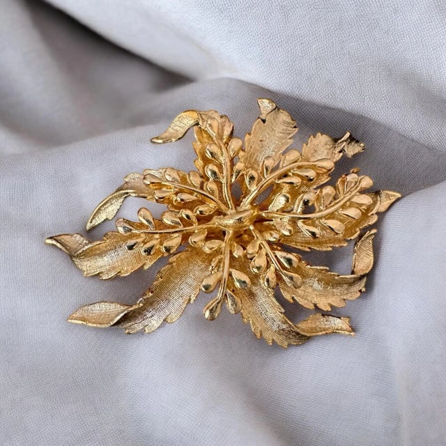 Mid 20th Century Vintage Gold Poinsettia Large Floral Brooch For Sale - Image 5 of 9