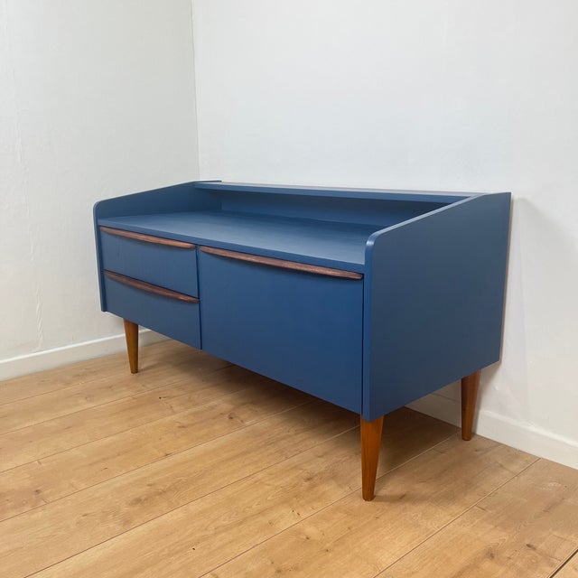 Low Midnight Blue Wood Sideboard or TV Unit, 1960 For Sale - Image 4 of 11