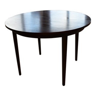 1960s Mid-Century Modern Walnut Round Dining Table For Sale