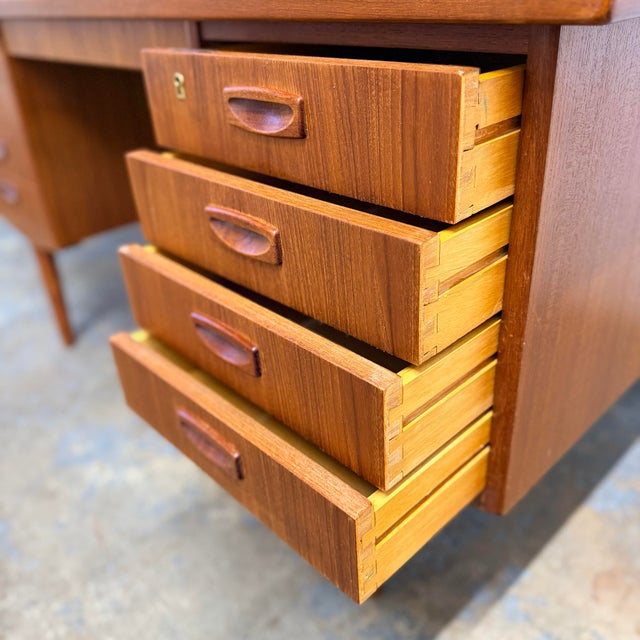 Brown Danish Teak Mid Century Modern 8 Drawer Executive Desk With Bookshelf Back, 1950s For Sale - Image 8 of 9