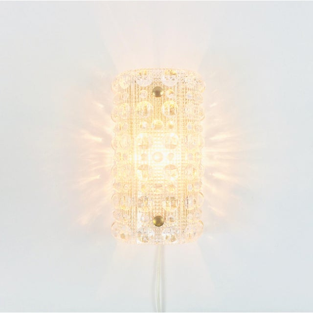 1960s Mid-Century Modern Scandinavian Glass and Brass Wall Lamp by Carl Fagerlund for Orrefors, Sweden, 1960s For Sale - Image 5 of 10