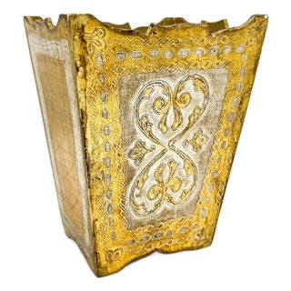 Vintage Italian Florentine Gold Giltwood Wastebasket / Cachepot With Heraldic Motif – Hollywood Regency For Sale