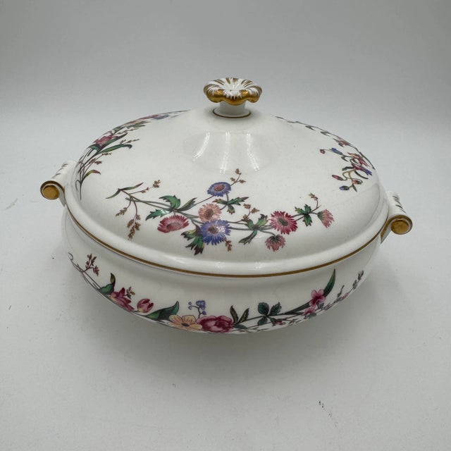 Wedgwood 1950s Covered Vegetable Dish by Wedgwood in Devon Sprays Bone China For Sale - Image 4 of 9