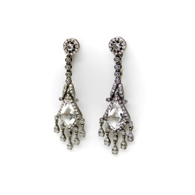 Contemporary 1990s Pair of 18k Gold Contemporary Quartz and Diamond Earrings For Sale - Image 3 of 8