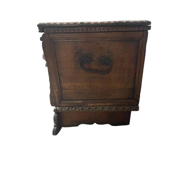 Italian Chest in Walnut Wood For Sale - Image 4 of 10