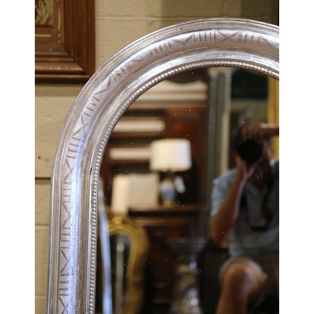 French Pair of French Louis Philippe Silver Leaf Wall Mirrors With Engraved Motifs For Sale - Image 3 of 11