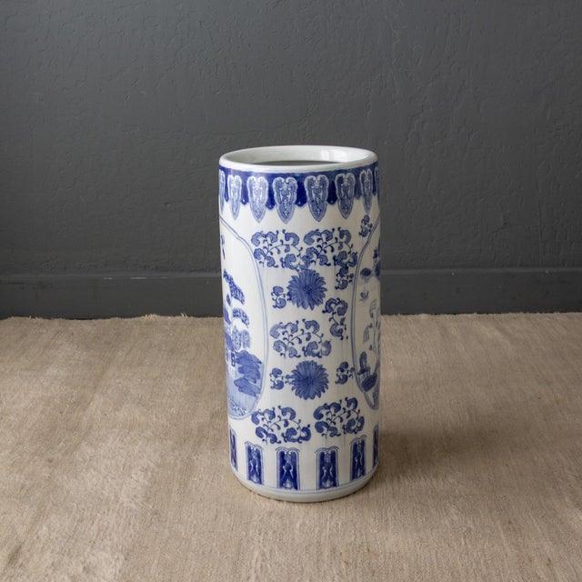 Blue Willow Chinoiserie Ceramic Umbrella Stand For Sale - Image 6 of 16