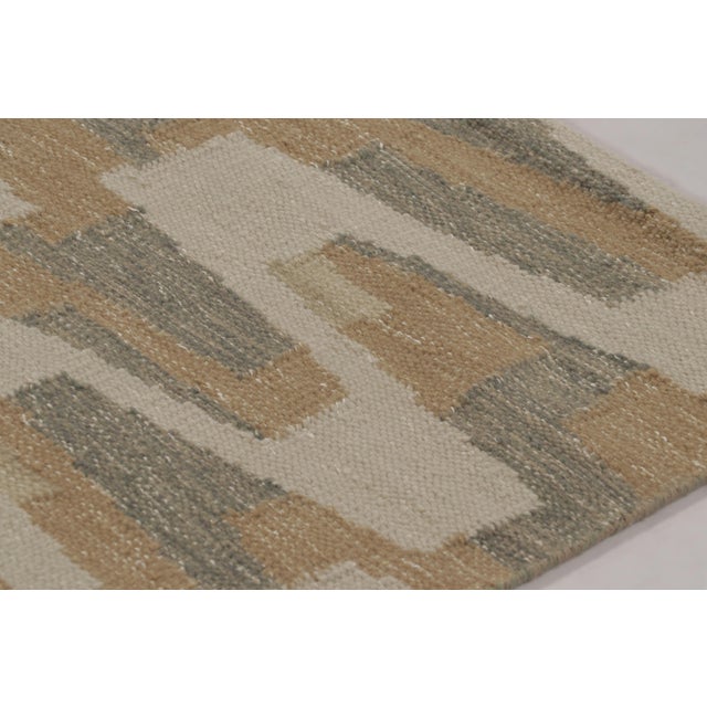 Mid-Century Modern Rug & Kilim’s Scandinavian-Inspired Rug, Beige With Zigzag Geometric Patterns For Sale - Image 3 of 8