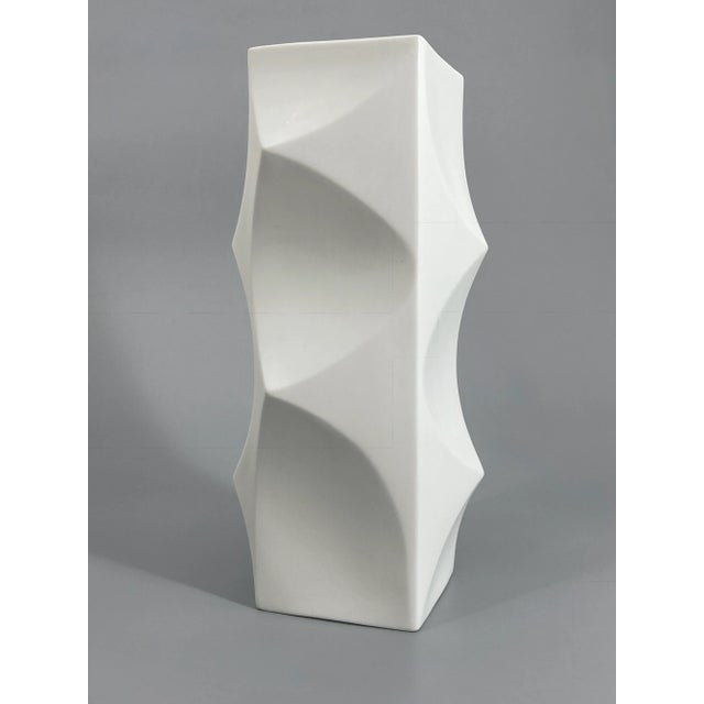 Op-Art Vase in Biscuit Porcelain by Heinrich Fuchs for Hutschenreuther, 1970s For Sale - Image 4 of 11