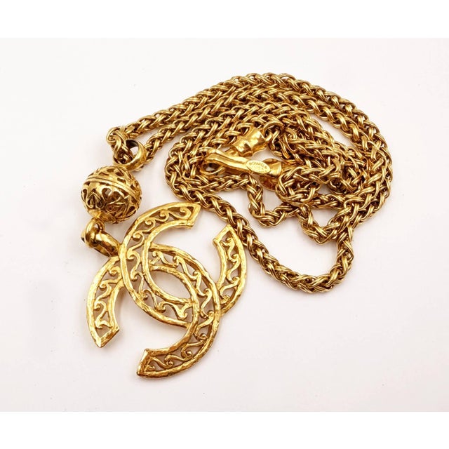 Chanel Chanel Vintage Gold Plated Filigree Ball CC Pendant Chain Long Necklace For Sale - Image 4 of 7