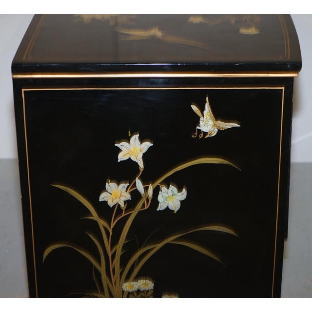 Vintage Chinese Chinoiserie TV Media Stand in Black Lacquered Paint with Bird & Flowers For Sale - Image 16 of 18