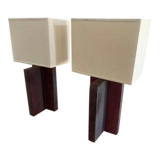 1990s Pair of California Postmodern Sculptural Frosted Resin Table Lamps by Deszign, Inc. For Sale
