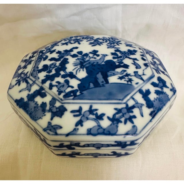 1980s Vintage Blue & White Porcelain Trinket Box For Sale - Image 5 of 9