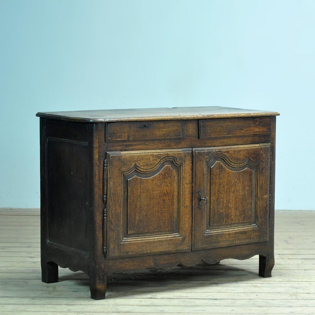 Antique Louis XV Commode in Oak, 1750, in Good conditions. Designed before 1890