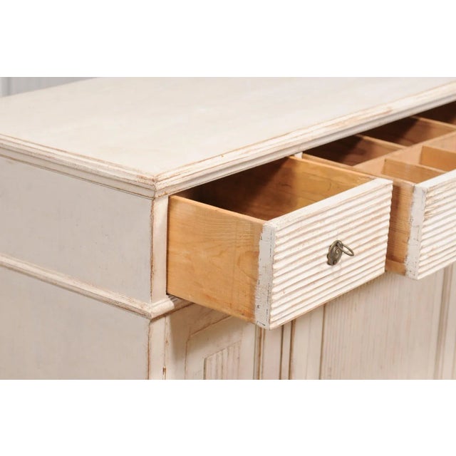 1850s Swedish Painted Sideboard From Dalarna with Carved Reeded Motifs For Sale - Image 9 of 12