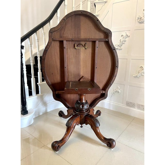 Mid 19th Century Victorian 6-Seater Centre or Dining Table in Burr Walnut, 1850s For Sale - Image 5 of 18