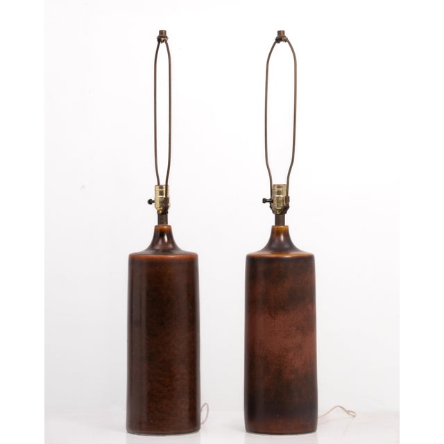 1960s Lotte and Gunnar Bostlund Brown Cylindrical Table Lamps Model 1700 Marked a Pair For Sale - Image 5 of 16