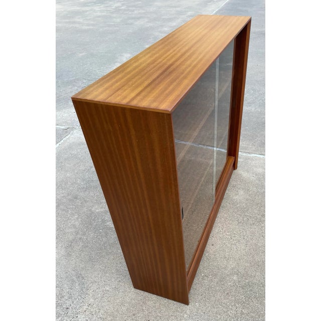 Mid Century Gibbs Furniture Display Case With Sliding Glass Doors For Sale In Dallas - Image 6 of 10