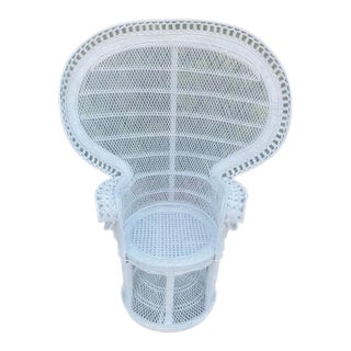 1970s Bohemian Vintage Handcrafted White Wicker/Rattan Emmanuelle Peacock Chair For Sale