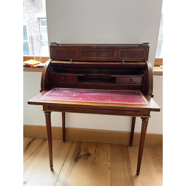 French 19th-C. French Louis XVI Style "Plum Pudding" Mahogany Cylinder Desk For Sale - Image 3 of 11