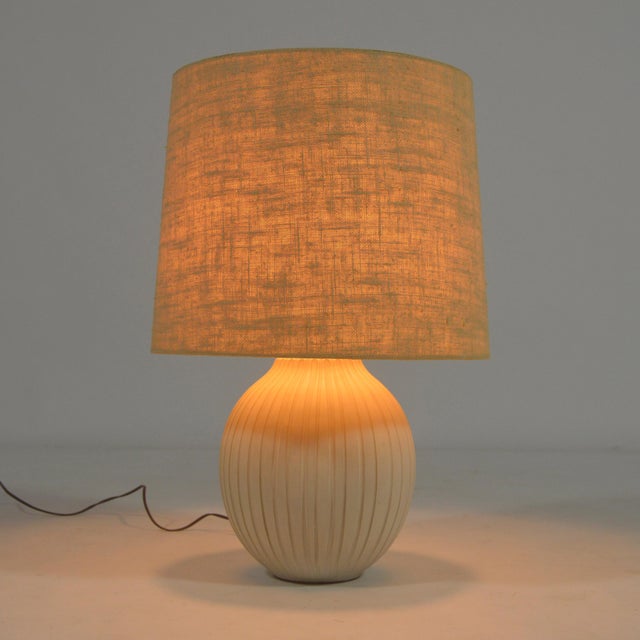 Mid-Century Modern 1960s Organic Modern Table Lamp in the Manner of Martz For Sale - Image 3 of 8