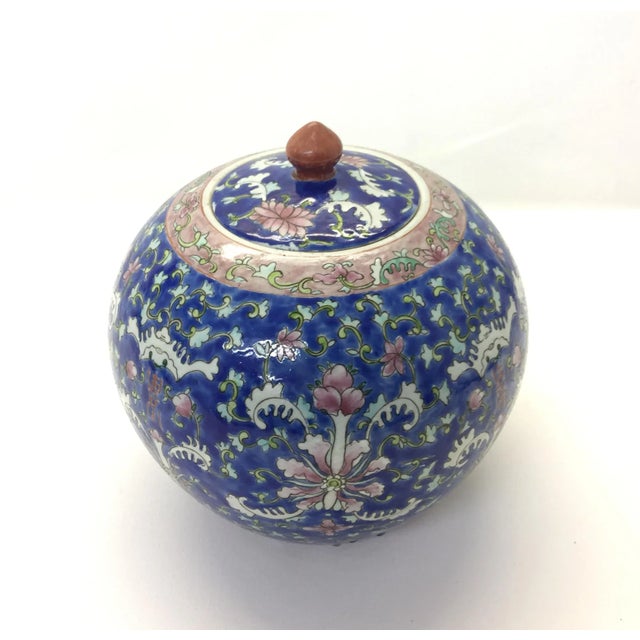 Vintage Famille Rose Porcelain Jar with design represent Good fortune, Prosperous, Well Being.
