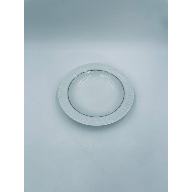White Lanzette Tapio Wirkkala Deep Dinner Plate by Tapio Wirkkala for Thomas, 1965 For Sale - Image 8 of 8