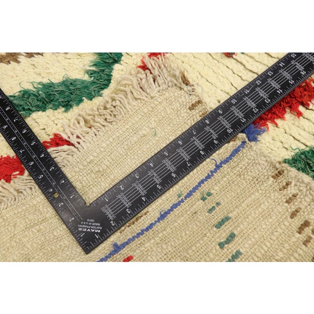 Late 20th Century Vintage Berber Moroccan Azilal Rug - 02'06 X 04'05 For Sale - Image 5 of 9