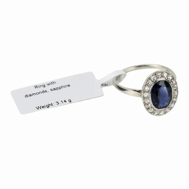 Metal Gold Ring with Sapphire and Diamonds For Sale - Image 7 of 9