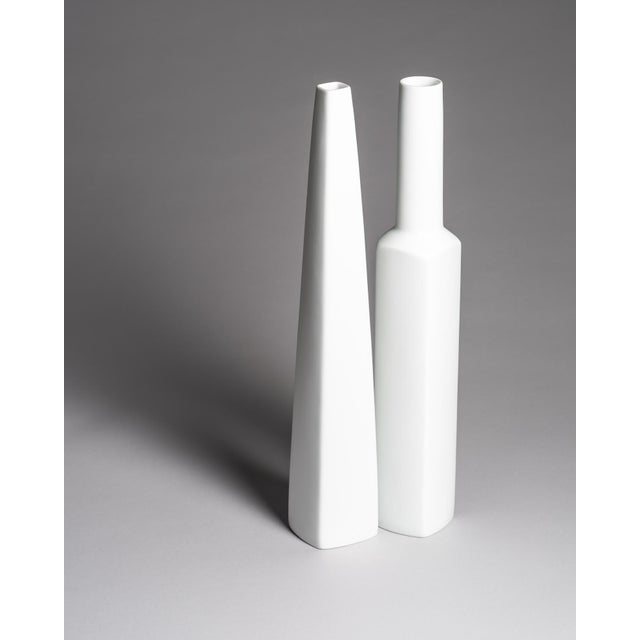 Contemporary Tall Porcelain Vases by H.Th. Baumann & E.W John Rosenthal, 1960s, Set of 2 For Sale - Image 3 of 18