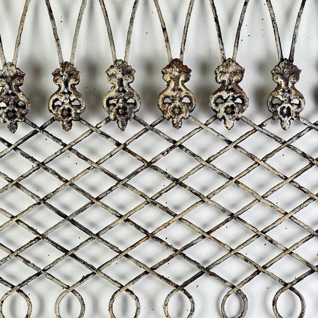 Early 20th Century Architectural Salvage New York City Metal Window Grate in Multi Design Bent Wires For Sale - Image 14 of 15