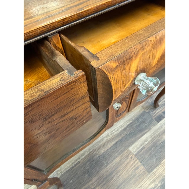 Antique Quarter-Sawn Oak Buffet With Mirror | Arts & Crafts / Late Victorian Display Cabinet For Sale - Image 4 of 6