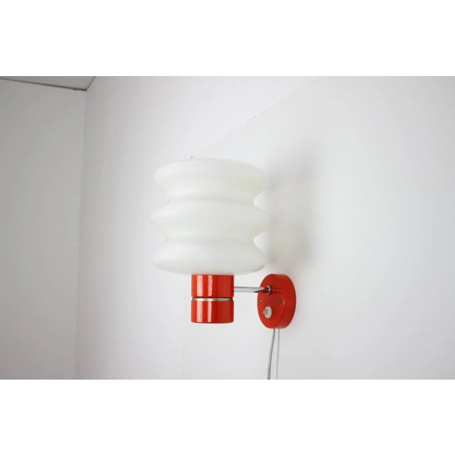 Beautiful wall lamp in space age style. Original good condition. Made in czechoslovakia in 1970s by napako. 220v, e27....