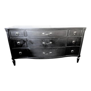 1950s Mahogany Bassett Furniture Industries Chest of Drawers With 9 Drawers and Original Architectural Brass Hardware For Sale