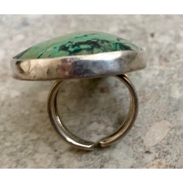 Vintage Teardrop Shaped Seafoam Green Variscite Cabochon Set in Modern Sterling Silver, Adjustable Ring For Sale In San Antonio - Image 6 of 11