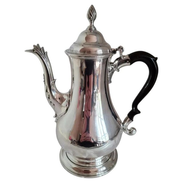 Antique George III Sterling Silver Coffee Pot from Thomas Wallis I, London, 1771 For Sale - Image 11 of 11