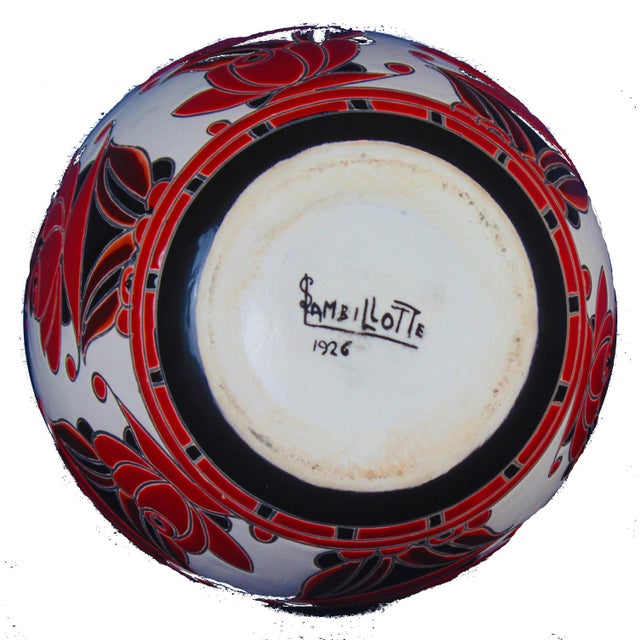 - A rare Art Deco-style ceramic vase prototype - Decorated with vertical garlands of stylized flowers - Produced at the...