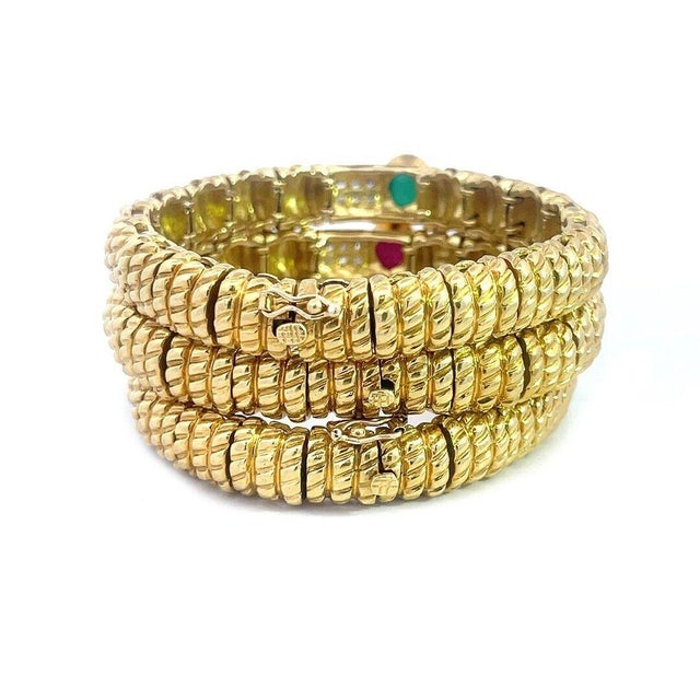 Late 20th Century Diamond & Gems Gold Bracelets Set of 3 Cabochon 18k Yellow Cassis Bangles 155gr, 3 Pieces For Sale - Image 5 of 9