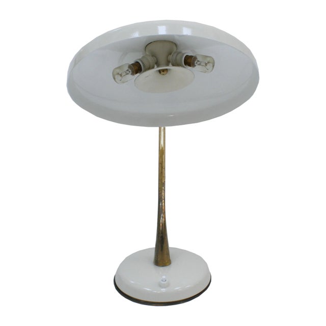 1950s Mid-Century White Steel & Brass Table Lamp by Oscar Torlasco for Lumi, 1950s For Sale - Image 5 of 9