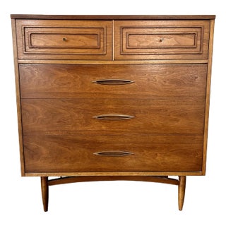 Vintage Broyhill Sculptra Dresser or Chest of Drawers– Mid-Century Modern Walnut For Sale