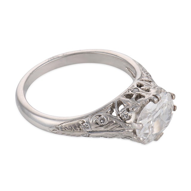 1930s Art Deco Gia 1.10 Carat Diamond Platinum Engagement Ring, Size 4.5 For Sale - Image 4 of 6