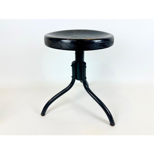 Maximum seat height is 54.5 cm.