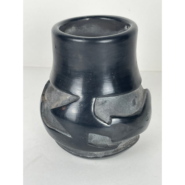 Mid 20th Century Native American Madeline Tafoya Signed Blackware Vase, Santa Clara Pueblo For Sale - Image 10 of 10