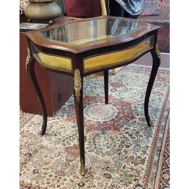 French Louis XV Style Antique Display Table For Sale - Image 3 of 13
