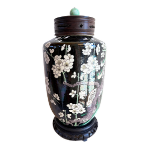 Antique Chinese Famille Noir Kangxi Qing Era Blossom Porcelain Vase W/ Jade Lid
