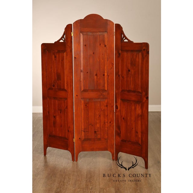 Rustic Rustic Colonial Style Pair of Pine Folding Dressing Screens For Sale - Image 3 of 18