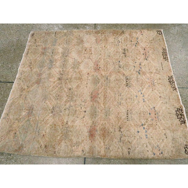 Galerie Shabab Collection Mid-20th Century Turkish Anatolian Square Rug For Sale In New York - Image 6 of 8