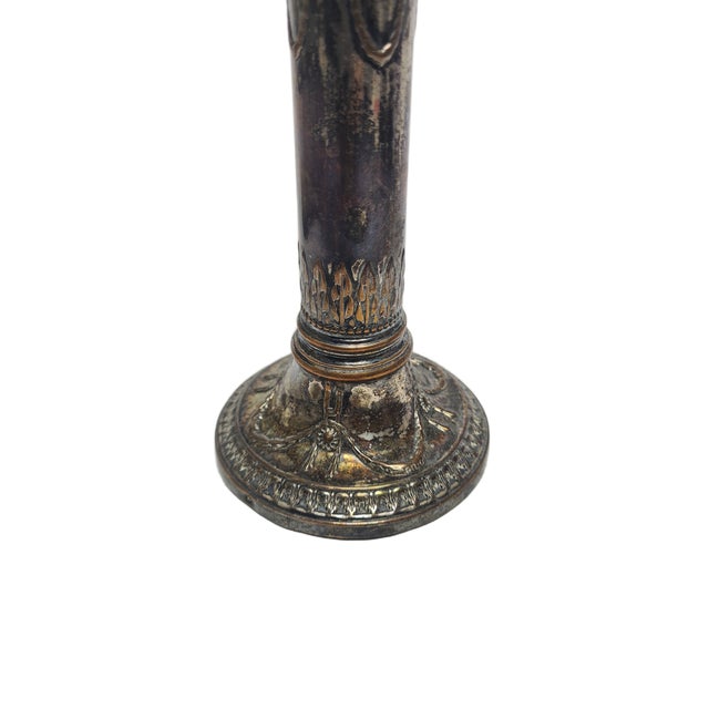 Art Nouveau French Flute Vase, 1900s, in Very Good conditions. Designed 1890 to 1919