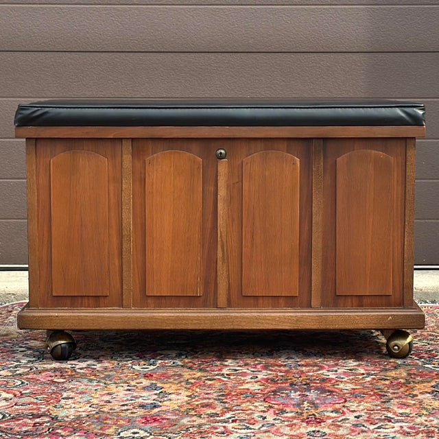Wood Mid-Century Lane Lp Vinyl Record Storage Bench With Black Upholstered Seat on Casters For Sale - Image 7 of 11